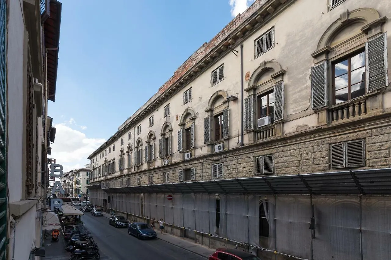 Cozy Apartment In Central Position Florence